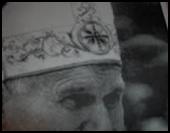Pope&rsquo;s mitre has Baal sun symbol